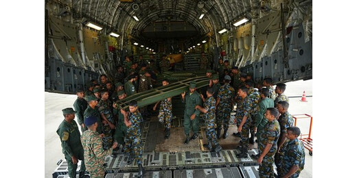 तूफान से टूटा श्रीलंका का संपर्क, भारत ने भेजी इंजीनियरिंग सहायता और राहत दल